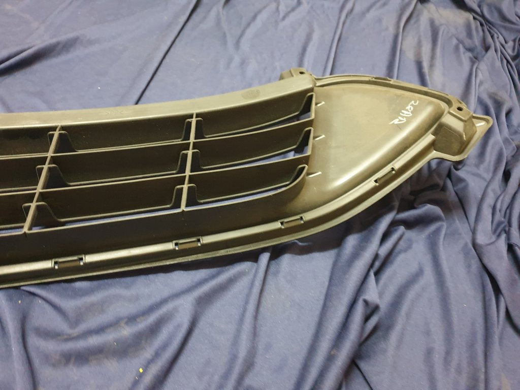 Toyota Starlet Suzuki Baleno 71721M50S00 Front Bumper Lower Grille