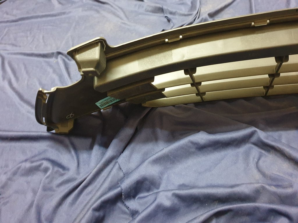 Toyota Starlet Suzuki Baleno 71721M50S00 Front Bumper Lower Grille