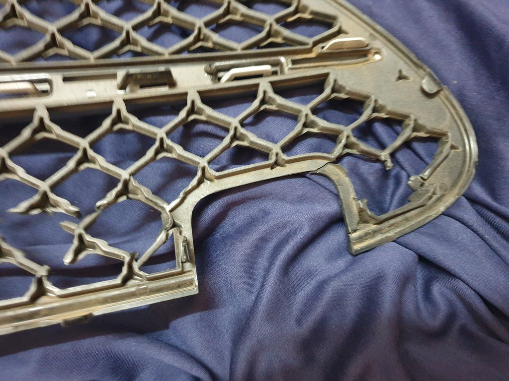 Mercedes-Benz C-Class W206 Radiator Grille - Broken Mesh