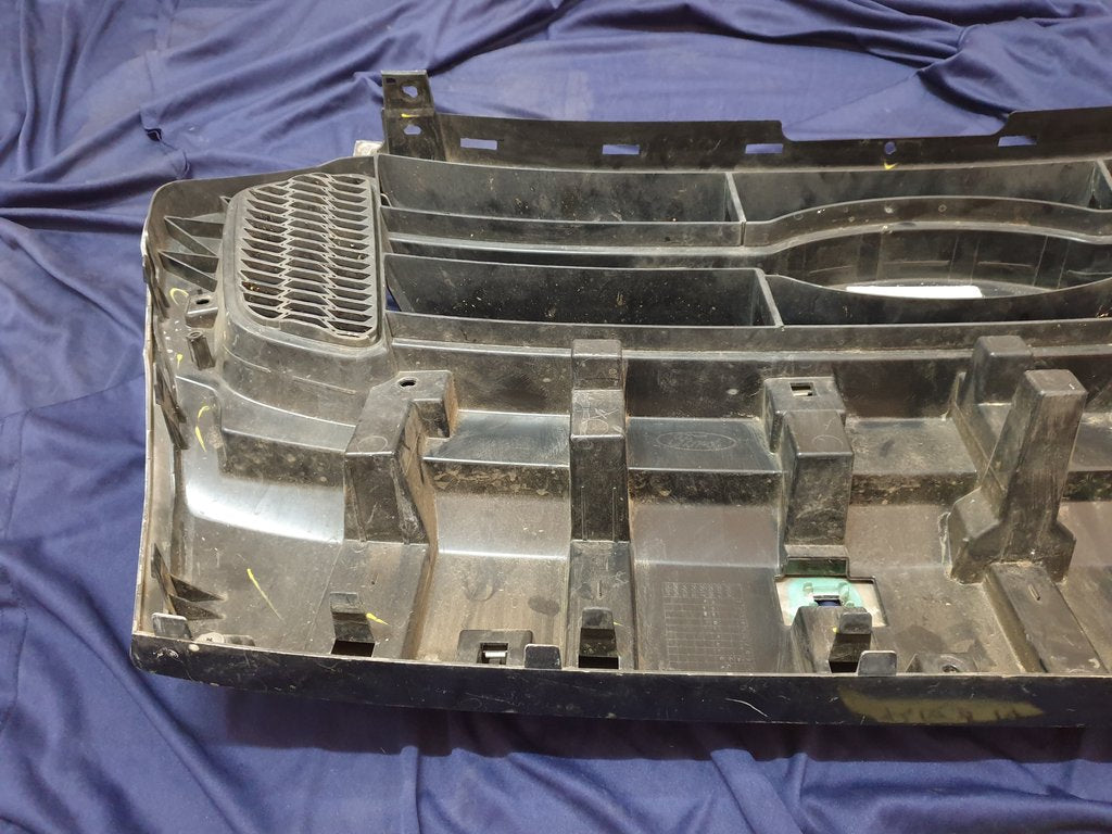 Ford Ranger Radiator Grille - Broken brackets, chips, scratches