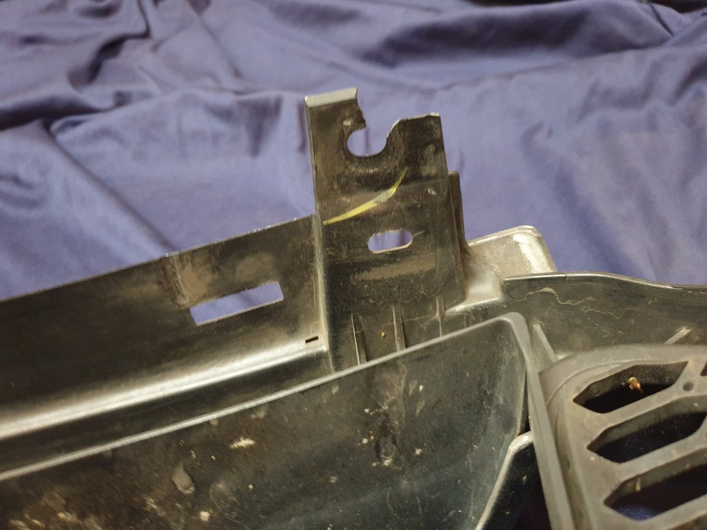 Ford Ranger Radiator Grille - Broken brackets, chips, scratches