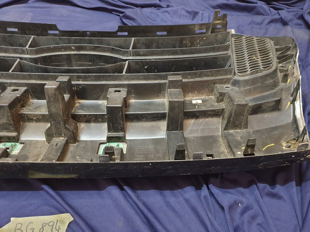 Ford Ranger Radiator Grille - Broken brackets, chips, scratches