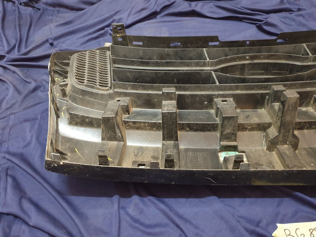 Ford Ranger Radiator Grille - Broken brackets, chips, scratches