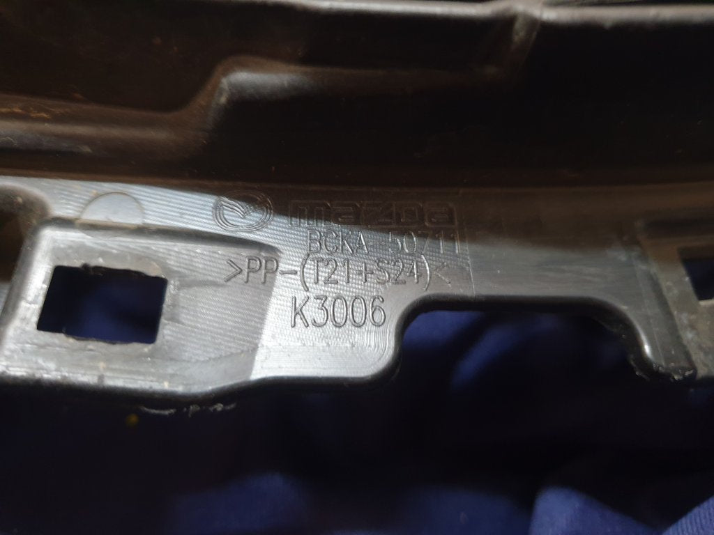 Mazda 3 Radiator Grille - Wear and Tear