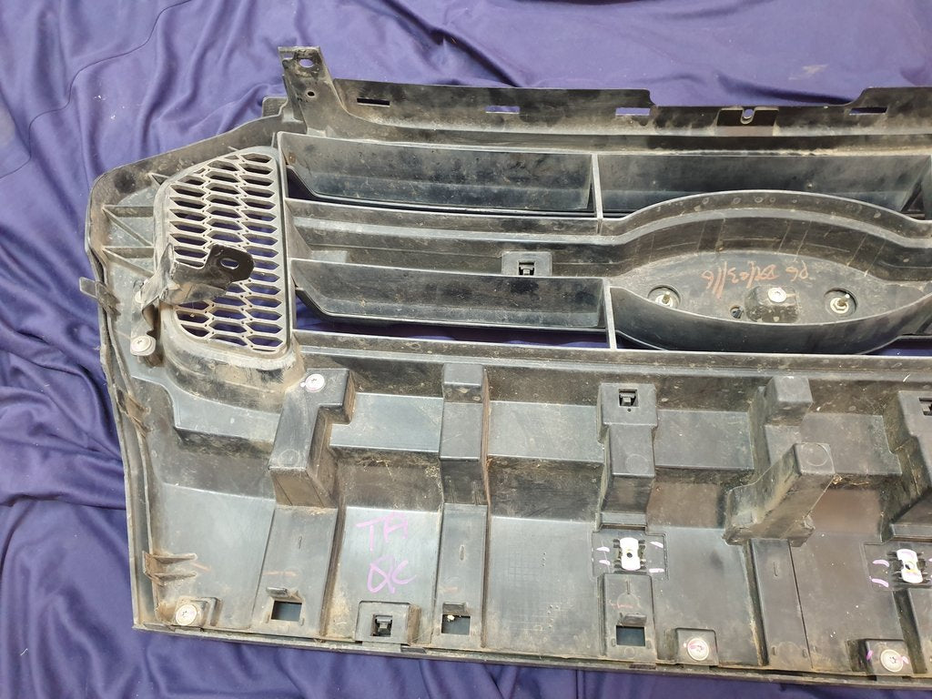 Ford Ranger Radiator Grille - Wear and Tear