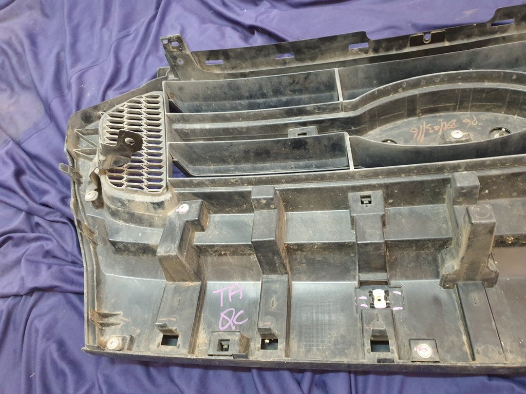 Ford Ranger Radiator Grille - Wear and Tear