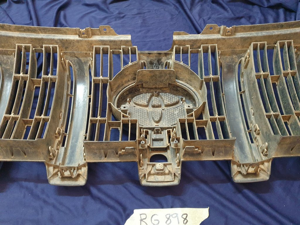 Toyota Land Cruiser Prado Radiator Grille - Wear and Tear, Scuffs