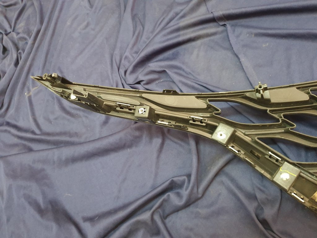 Suzuki Baleno Radiator Grille - Chrome Moulding Ruined