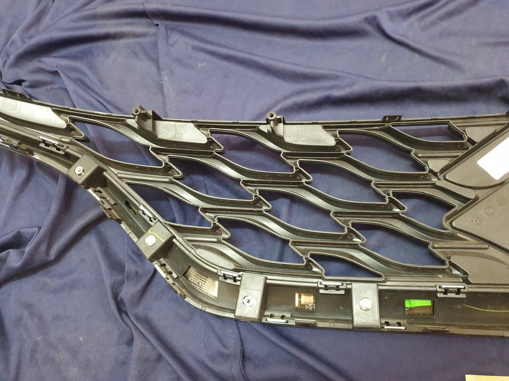 Suzuki Baleno Radiator Grille - Chrome Moulding Ruined