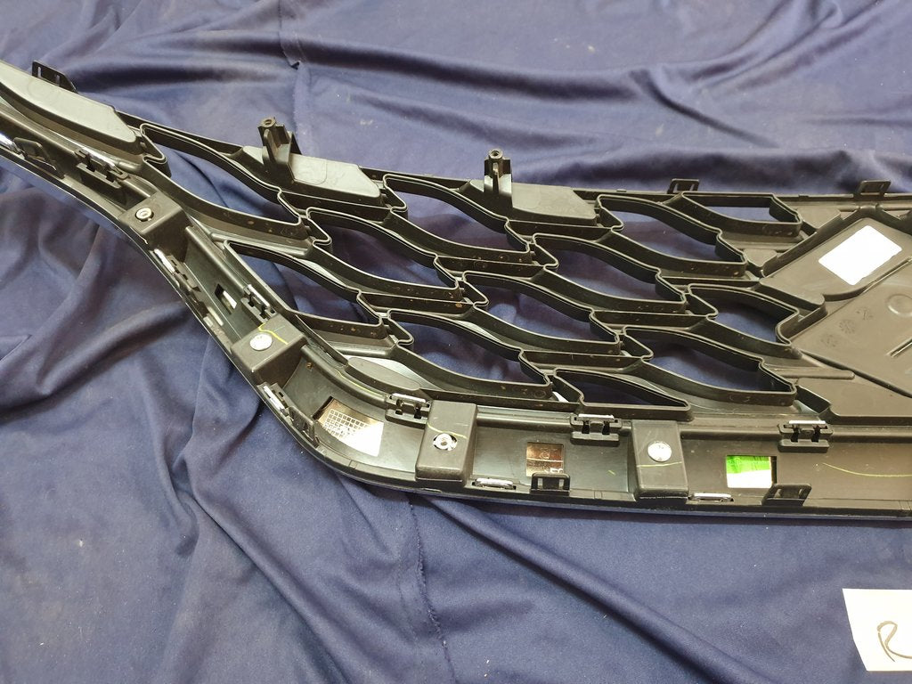 Suzuki Baleno Radiator Grille - Chrome Moulding Ruined