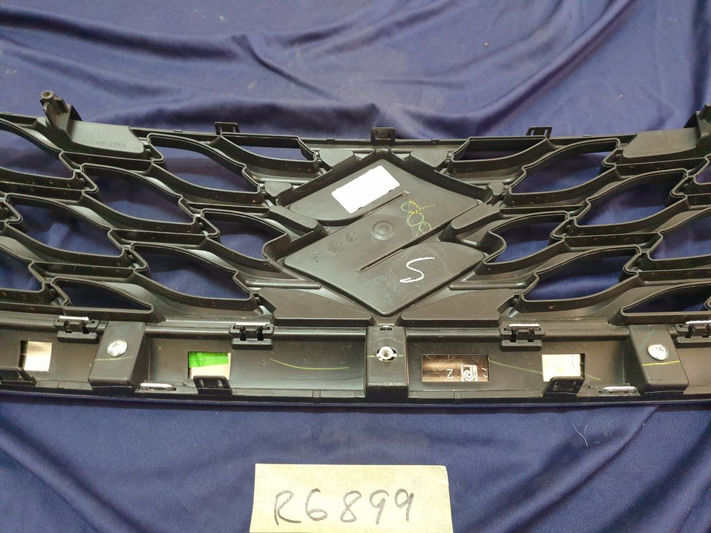 Suzuki Baleno Radiator Grille - Chrome Moulding Ruined