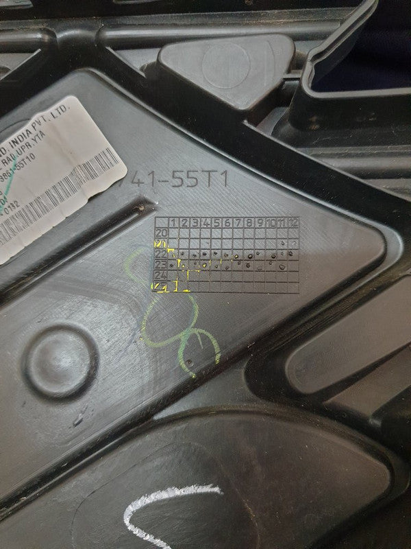 Suzuki Baleno Radiator Grille - Chrome Moulding Ruined