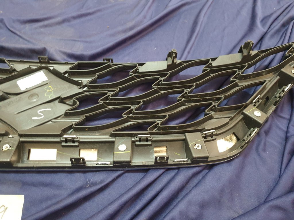 Suzuki Baleno Radiator Grille - Chrome Moulding Ruined