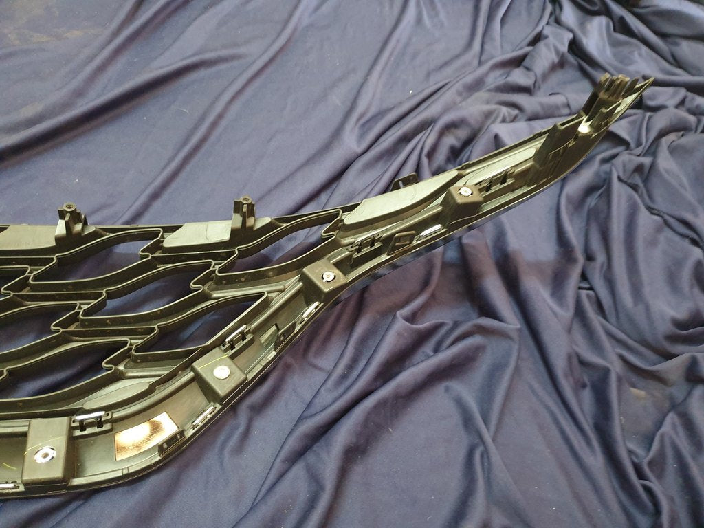 Suzuki Baleno Radiator Grille - Chrome Moulding Ruined