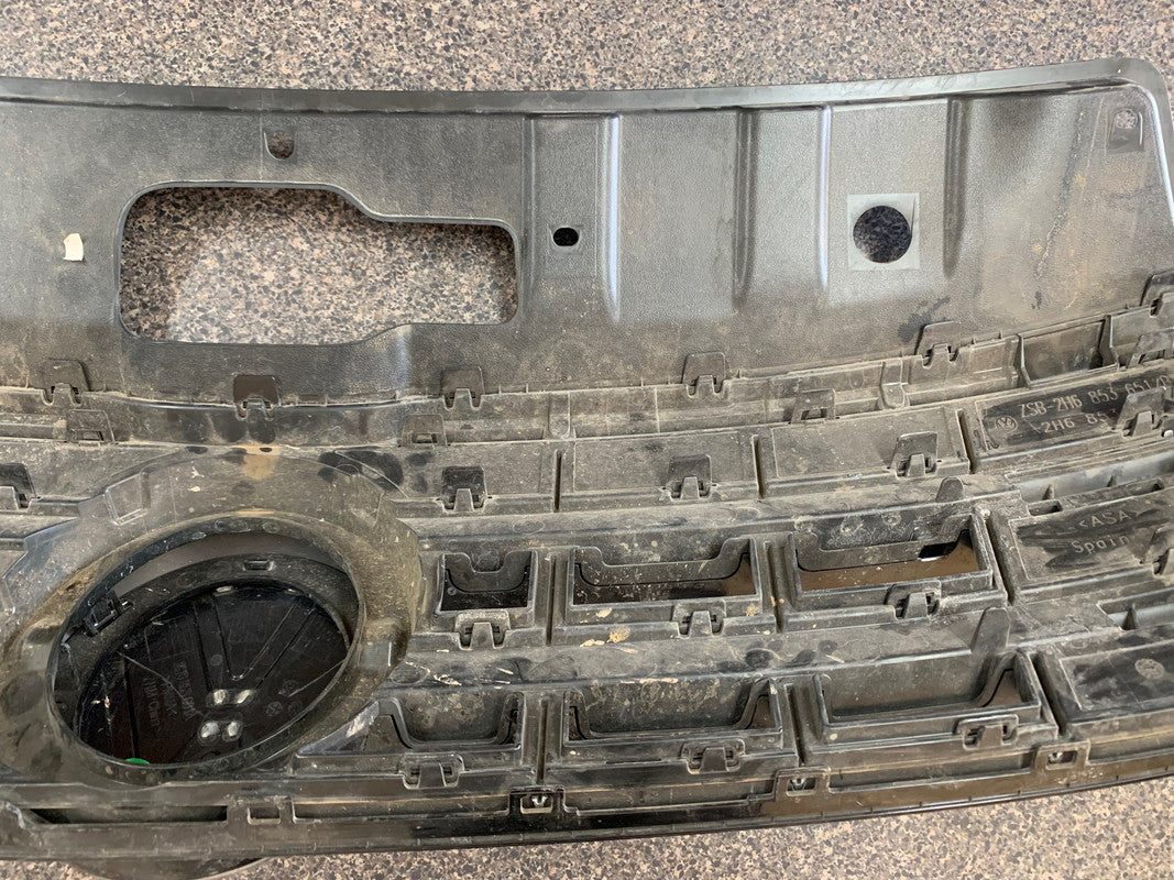 Volkswagen Amarok 2018 Radiator Grille Assy with Emblem/Badge