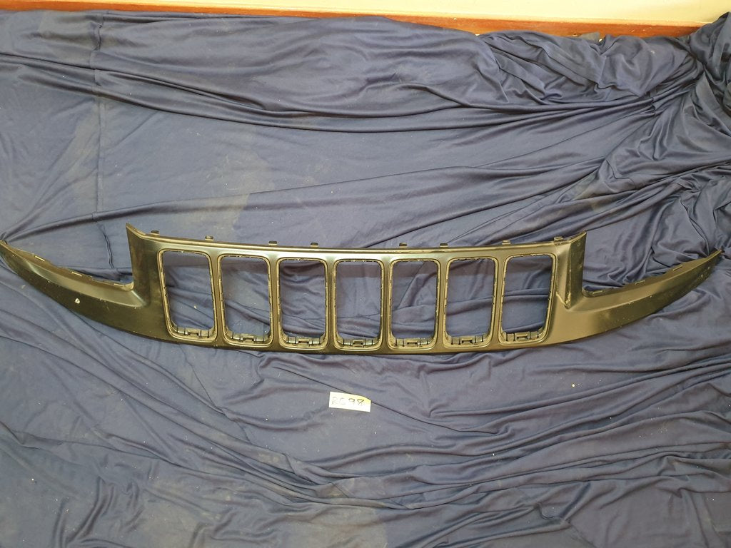 Jeep Grand Cherokee Front Bumper Grille Surround
