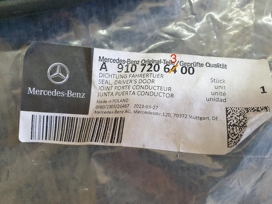 Mercedes-Benz Sprinter W907 Right Front Door Sealing Rubber