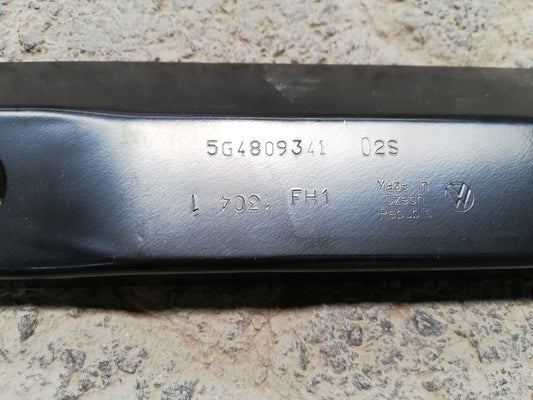 Volkswagen Golf 7 2016 Left Side Sill Skirt Plate