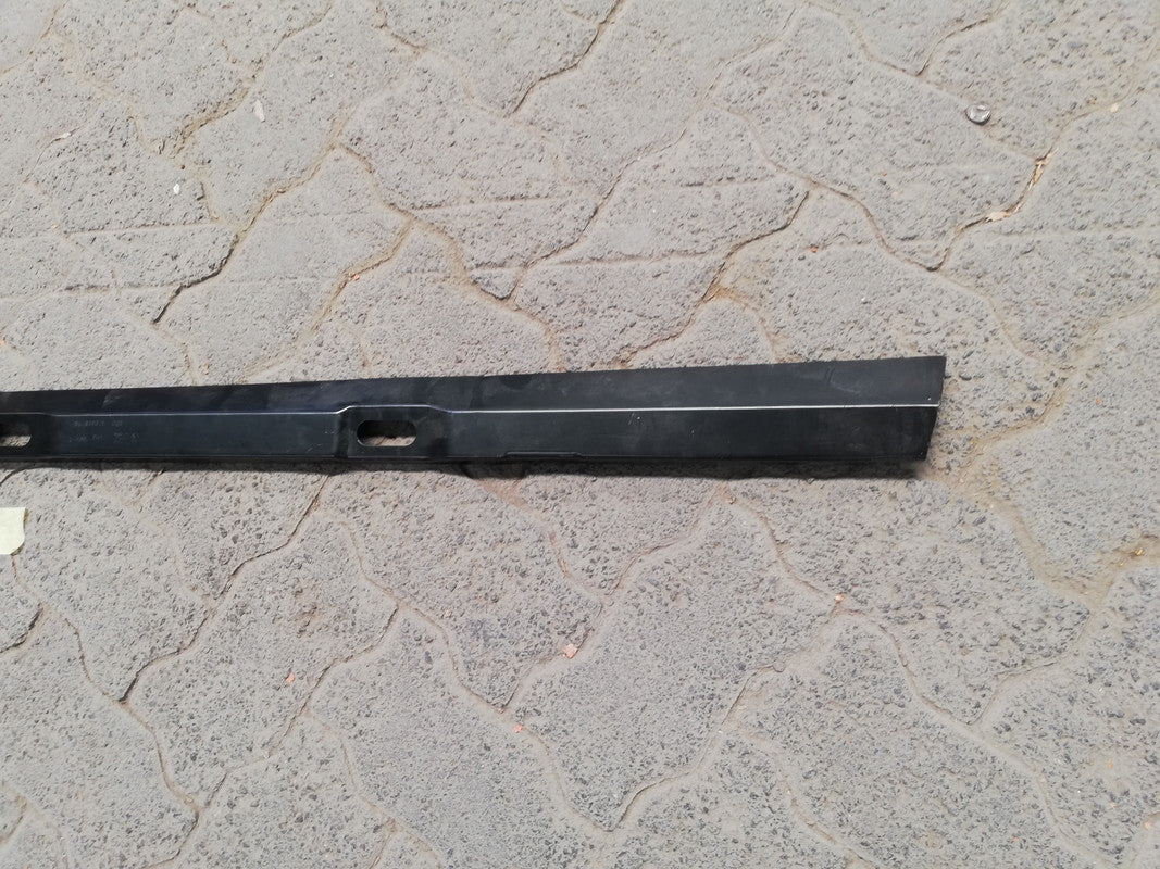 Volkswagen Golf 7 2016 Left Side Sill Skirt Plate