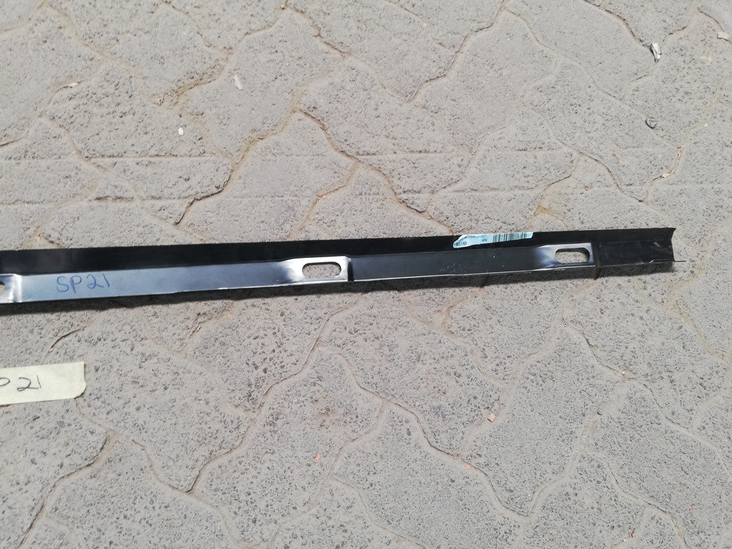 Volkswagen Golf 7 2016 Left Side Sill Skirt Plate