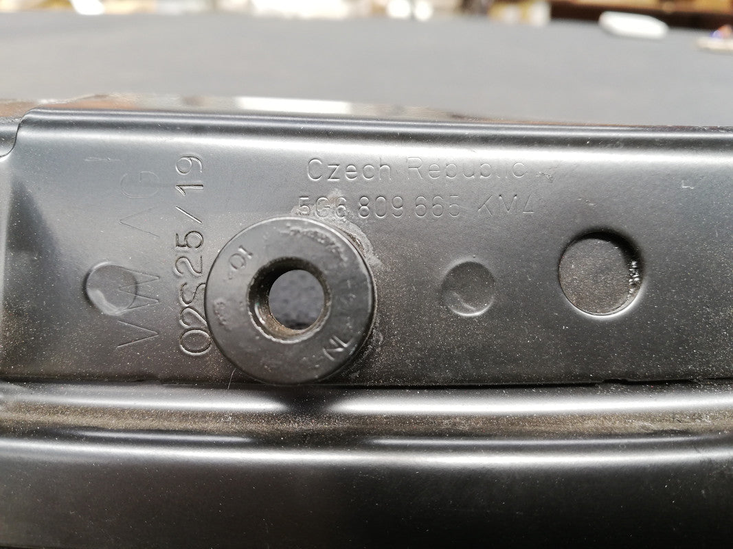 Volkswagen Golf 7 Left Rear Quarter Panel Gutter