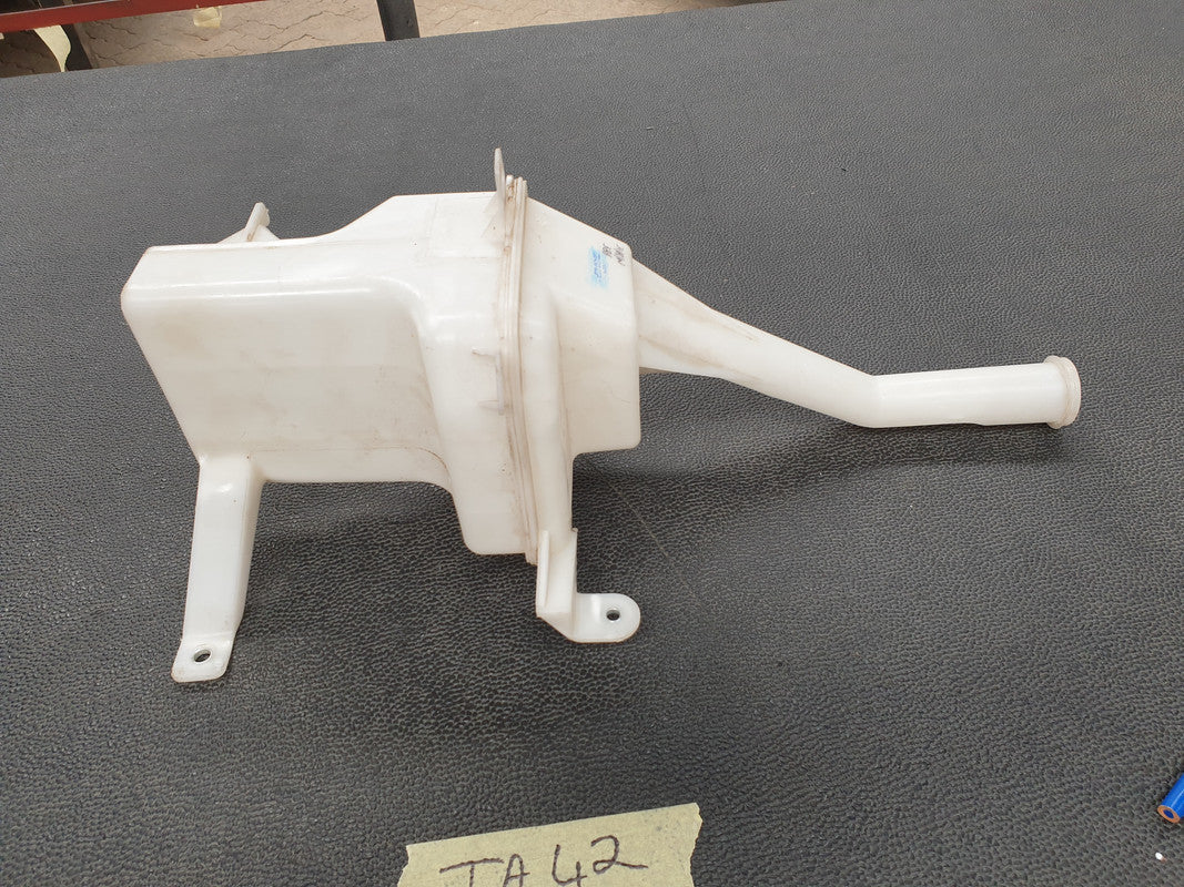 Suzuki Baleno 2016, 2017, 2018, 2019 Windscreen Washer Bottle