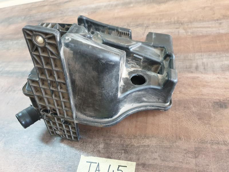 Original New Volkswagen Polo Windscreen Washer Bottle