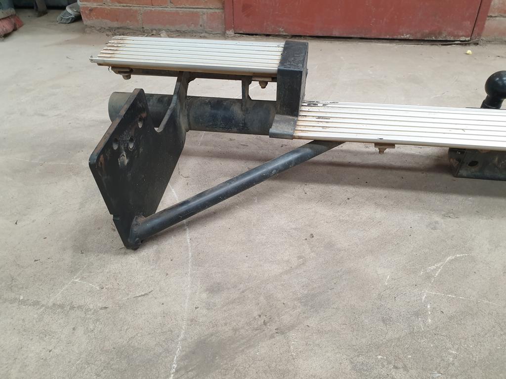 Original Used Nissan NP300 Tow Bar