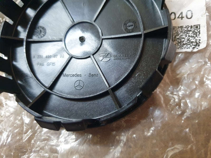 Original New Mercedes-Benz Hub Cap