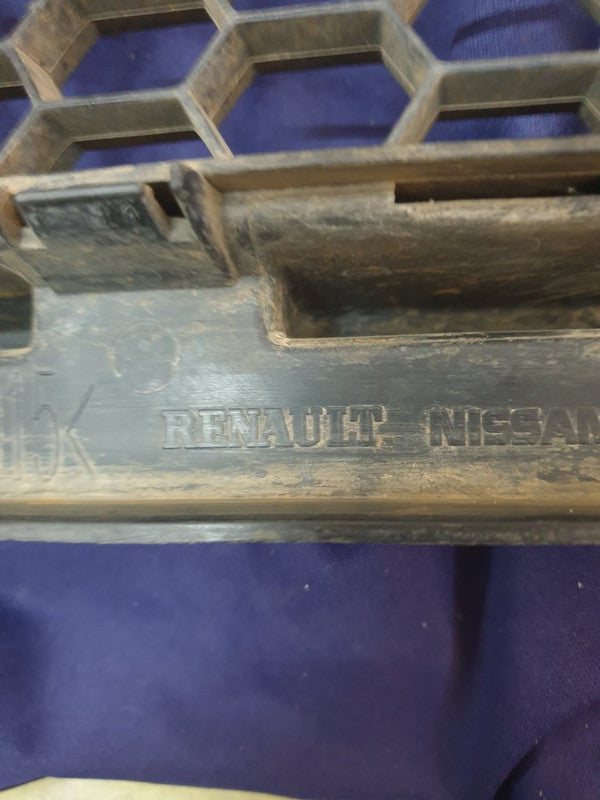 Renault Megane Front Bumper Lower Grille