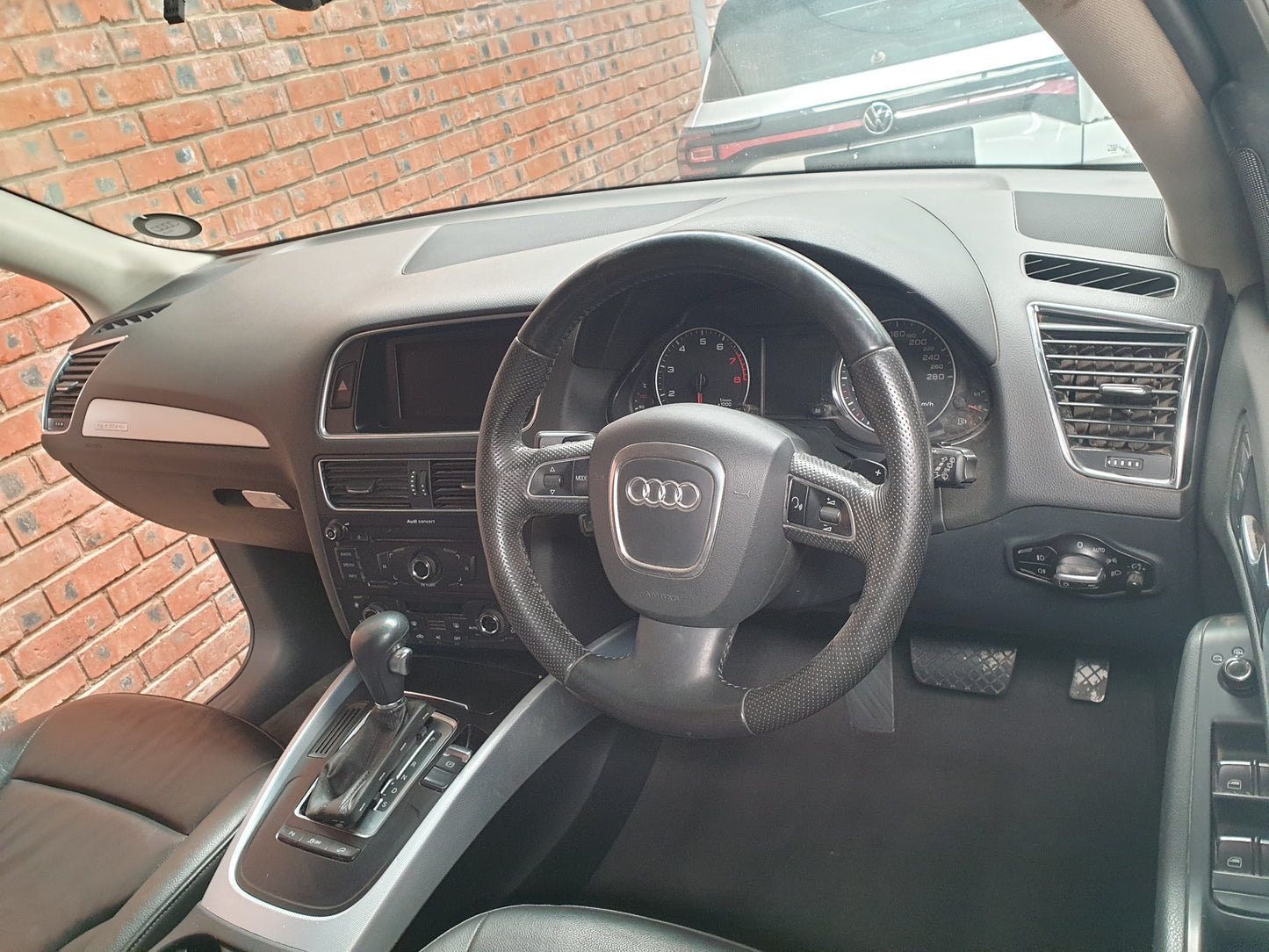Audi Q5 2012  Stripping For Parts
