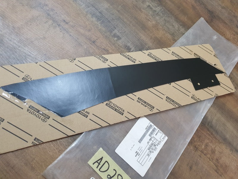 Original New Toyota Fortuner Right Rear Door Rear Blackout Foil
