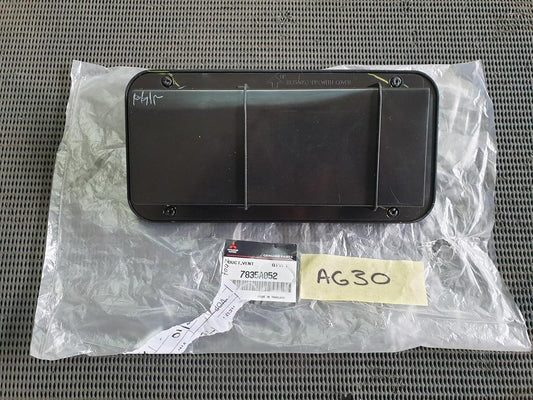 Mitsubishi Pajero Rear Quarter Vent