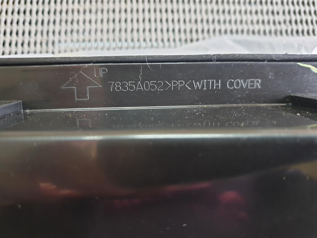 Mitsubishi Pajero Rear Quarter Vent