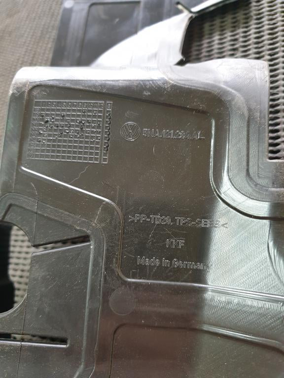 Volkswagen Tiguan Right Radiator Air Guide