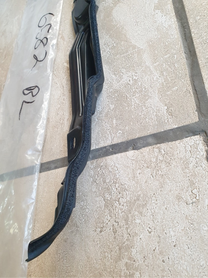 Original New Hyundai i20 Motion 2026 Left Front Fender Liner Insulator
