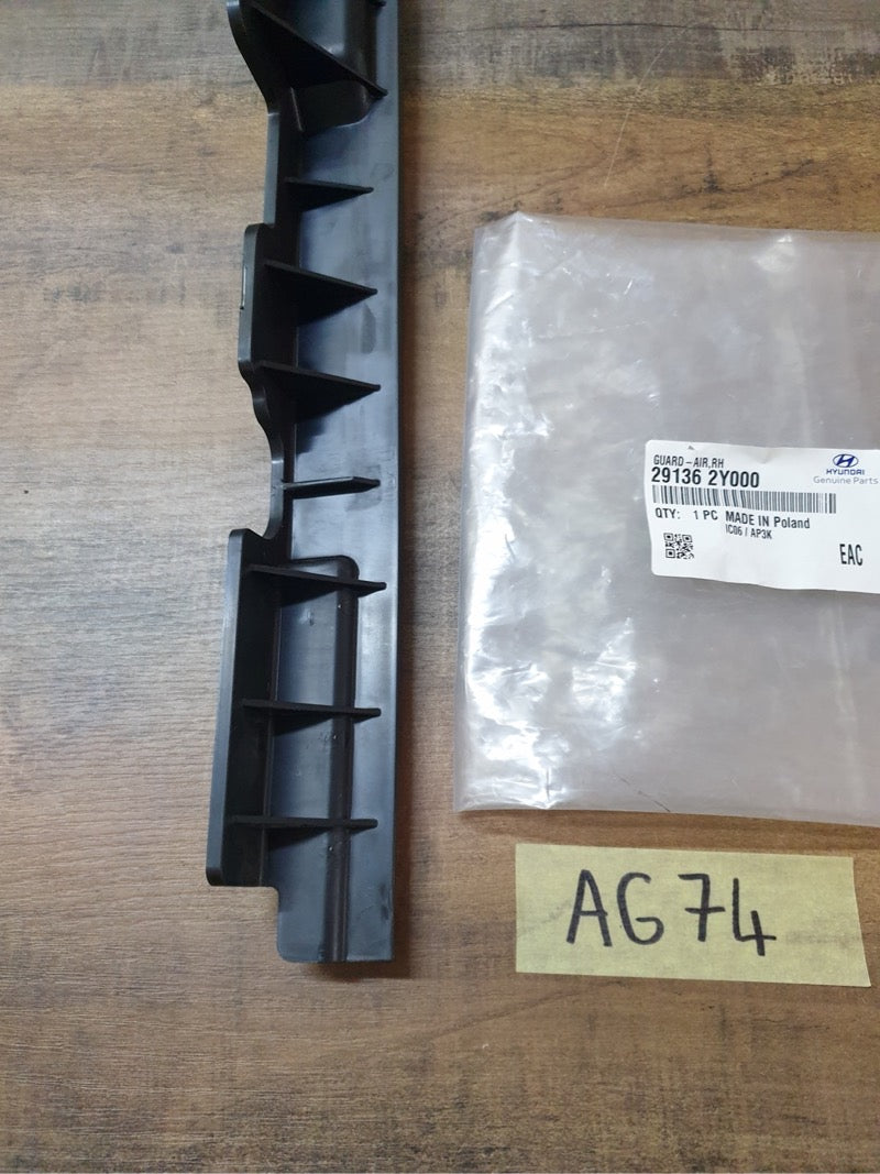 Original New Kia Sportage Right Radiator Air Deflector