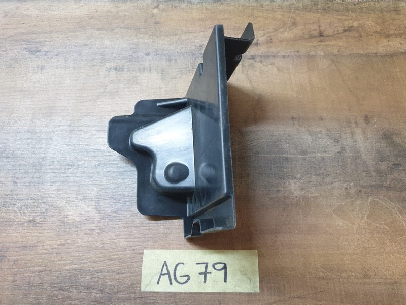 Original Used Toyota Hilux Right Front Centre Air Deflector