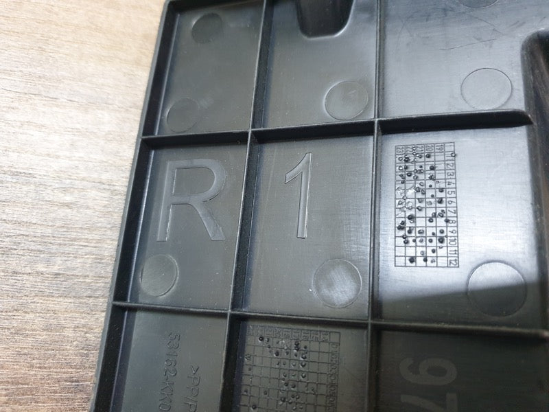 Original Used Toyota Hilux Right Front Centre Air Deflector
