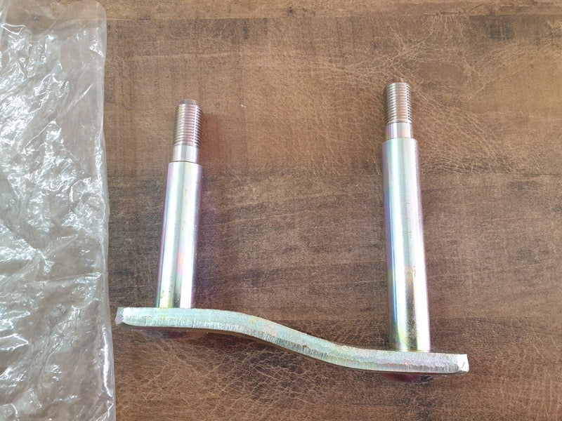 Original New Isuzu D-Max Rear Spring Bracket U-Bolt Hanger