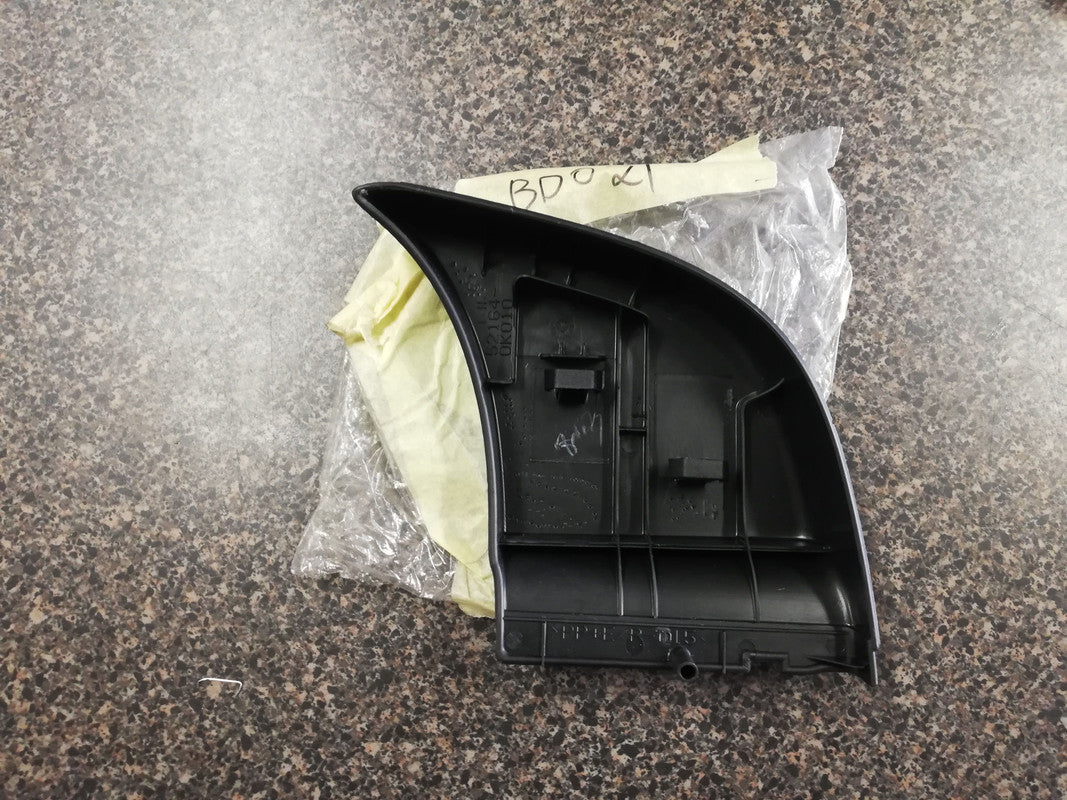 Toyota Hilux 2008, 2009, 2010, 2011, 2012, 2013, 2014, 2015, Raider, Legend 45, Base, Rear bumper End plate trim, corner cap Left Rear Bumper Plate