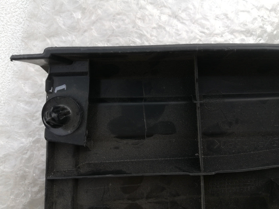 Toyota Hilux 2019, 2020, Rear bumper end trim Right Rear Bumper Corner Cover Plate