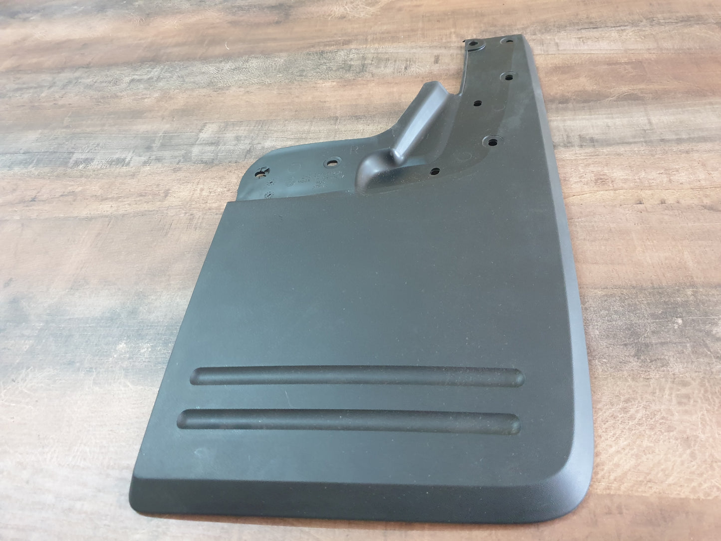 Original New Volkswagen Amarok Double Cab 2021 Right Rear Mudflap