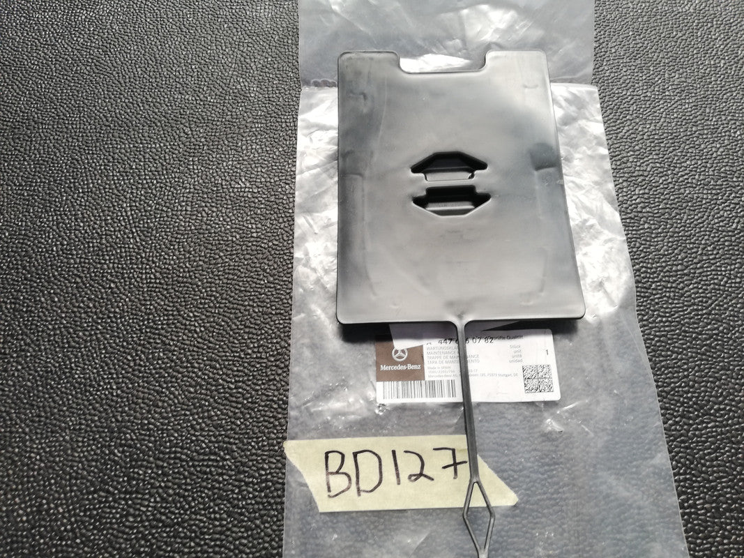 Original Used Mercedes-Benz V-Class Vito Viano 2023 Front Fender Liner Cover