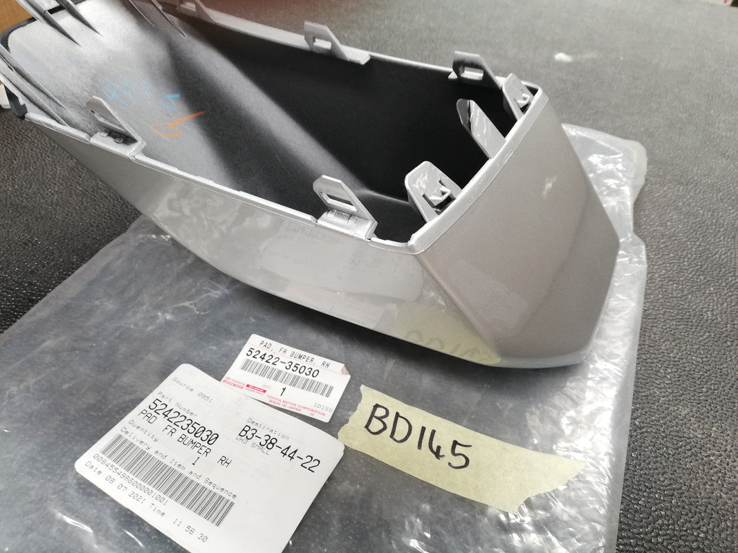 Toyota Land Cruiser 2013 Right Front Bumper Cover Moulding