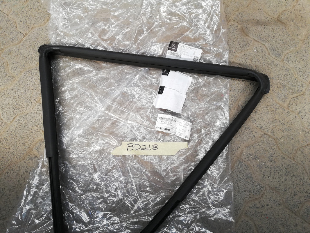 Mercedes-Benz X-Class W470, X250 D 2019 Left Rear Door Guard Rail