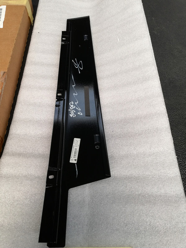 Mercedes-Benz GLE W167 2019 Right Front Door Blackout Moulding