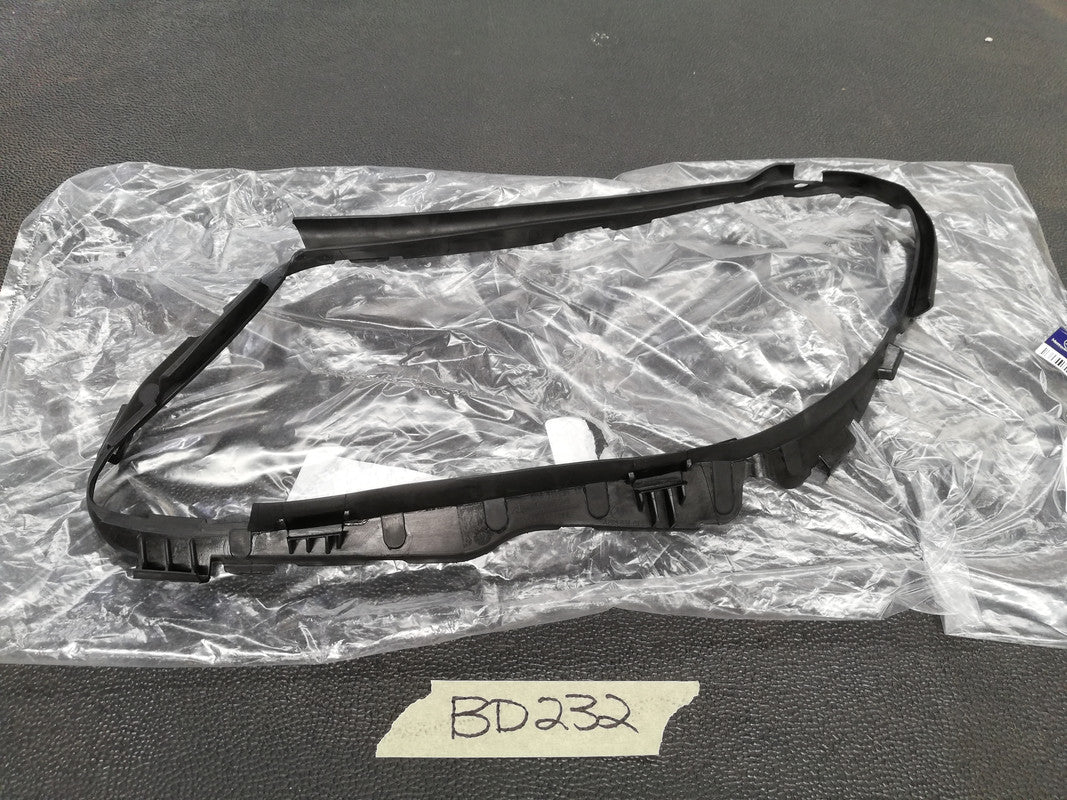 Mercedes-Benz C-Class W205, C180-C250 2015 Left Headlight Surrounding Runner Moulding