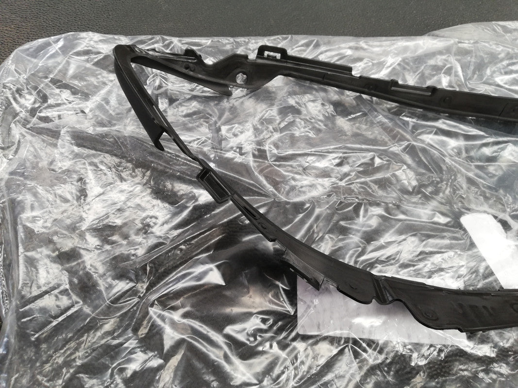 Mercedes-Benz C-Class W205, C180-C250 2015 Left Headlight Surrounding Runner Moulding