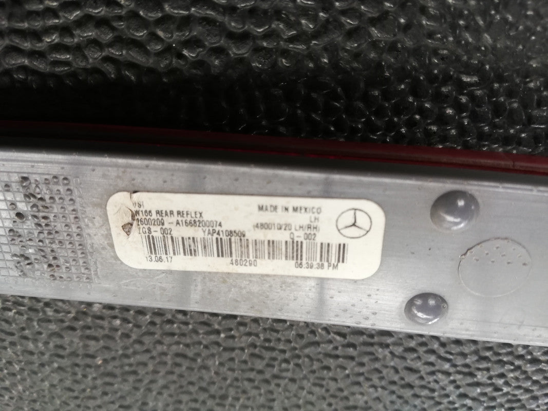 Mercedes-Benz GLE W166, 350D 2016 Left Rear Bumper Reflector